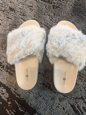Club Pilates Plush Faux-Fur Slide Slippers in Light Gray